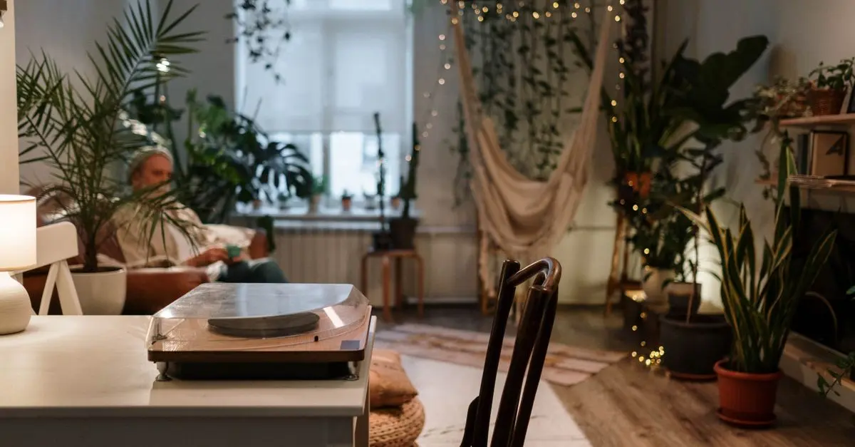 10 Easy DIY Ideas for Transforming Small Spaces