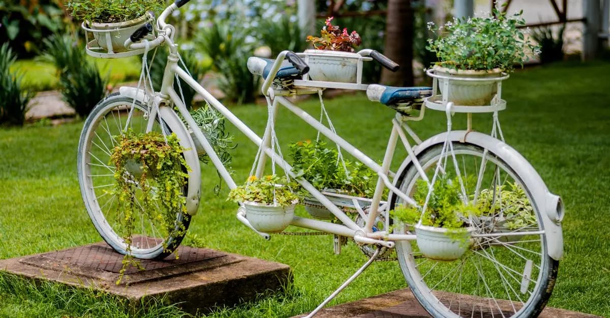 10 Easy DIY Ideas for Transforming Your Garden Decor