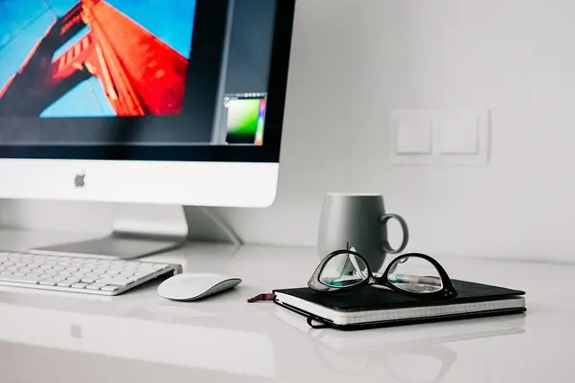 10 idées DIY faciles pour personnaliser votre espace de travail