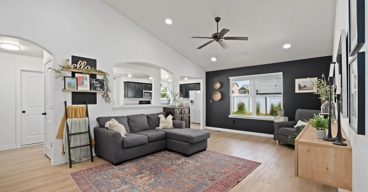 10 Easy DIY Ideas for Revamping Your Living Room Decor