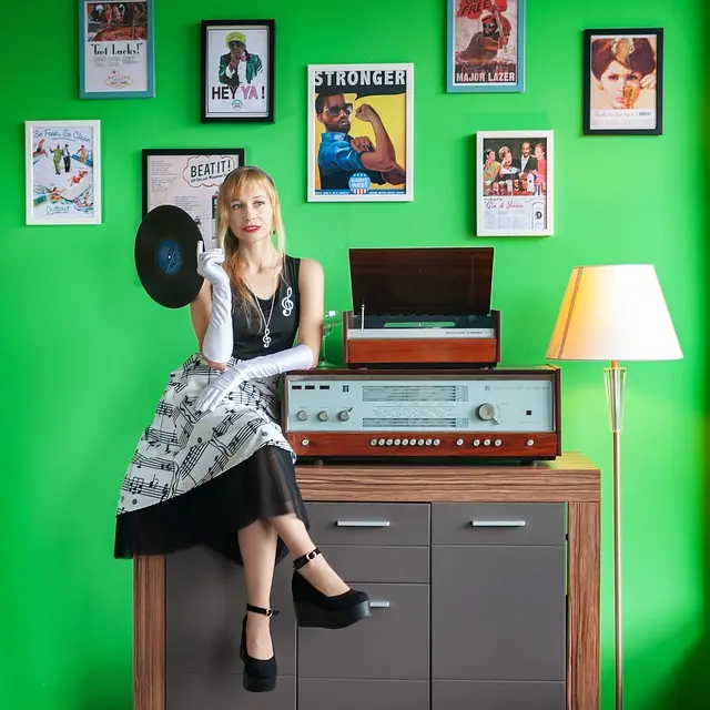 10 Creative DIY Ideas for Upcycling Old Items