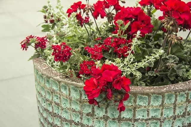 Top 10 Easy DIY Ideas for Crafting Unique Garden Decor