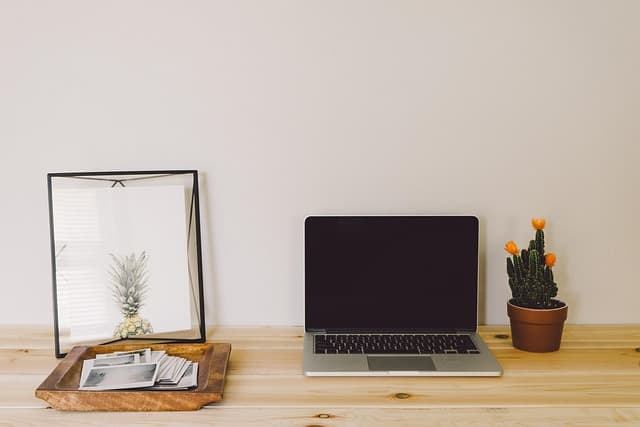10 Idées DIY Faciles Pour Personnaliser Votre Espace de Travail