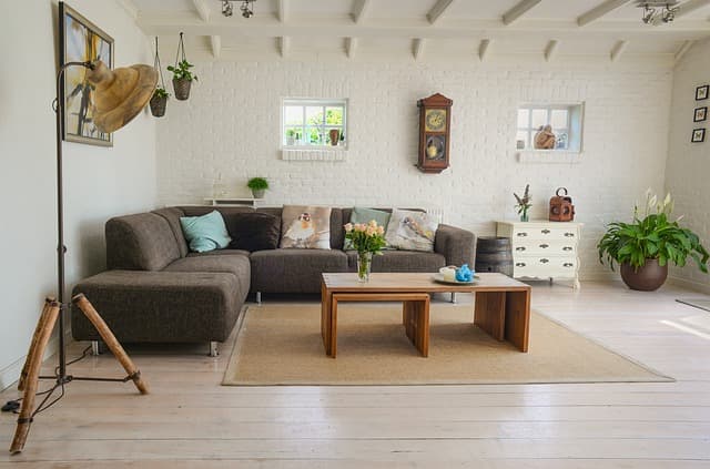 Top 10 Easy DIY Ideas for Creating Stunning Home Decor
